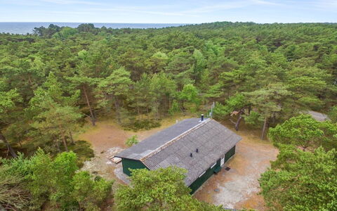 Michel - 300M from the Sea: Madera, Casa, Cabaña, Casa, Techo, Área Rural, Vía Muerta, Cuarto De Troncos, Edificios Del Jardín, Madera Dura