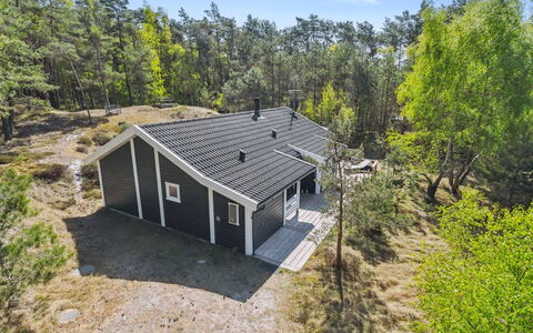 Hallgerd - 800M from the Sea: Madera, Casa, Cabaña, Casa, Techo, Área Rural, Vía Muerta, Cuarto De Troncos, Edificios Del Jardín, Madera Dura