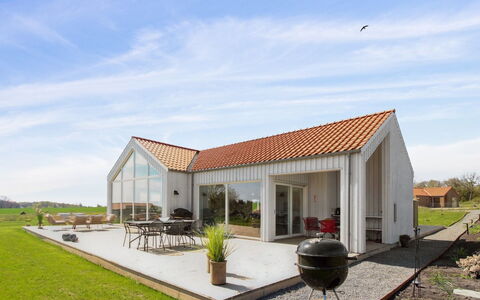 Skoge - 500M from the Sea: Hierba, Arbusto, Casa, Jardín, Casa, Cabaña, El Terreno Del Lote, Césped, Cobertura Del Suelo