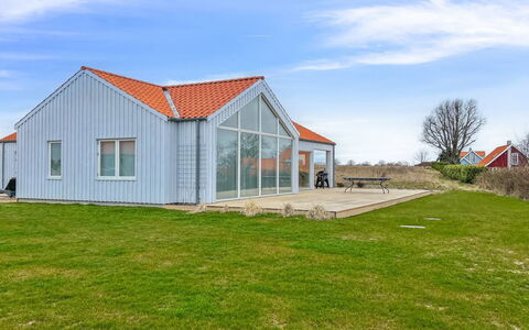 Skoge - 500M from the Sea: Hierba, Arbusto, Casa, Jardín, Casa, Cabaña, El Terreno Del Lote, Césped, Cobertura Del Suelo