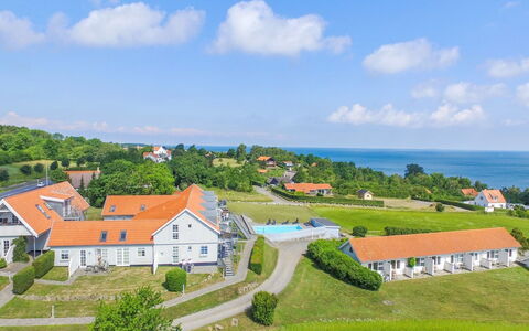 Hertha - 500M from the Sea: Madera, Casa, Cabaña, Casa, Techo, Área Rural, Vía Muerta, Cuarto De Troncos, Edificios Del Jardín, Madera Dura