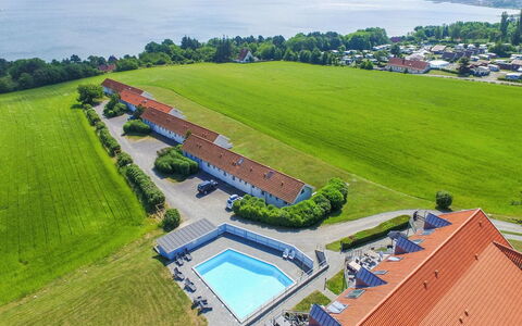 Hertha - 500M from the Sea: Madera, Casa, Cabaña, Casa, Techo, Área Rural, Vía Muerta, Cuarto De Troncos, Edificios Del Jardín, Madera Dura