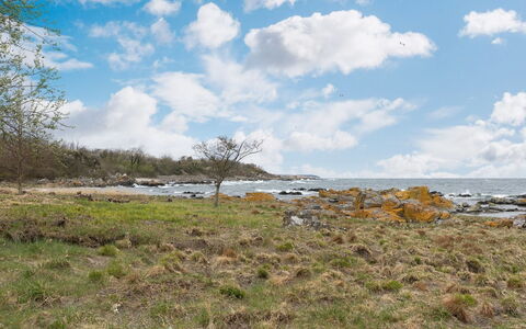 Ensio - 150M from the Sea: Cielo, Azul, Nube, Vegetación, Klippe, Ecorregión, Horizonte, Costa, Planta De La Comunidad, Pradera