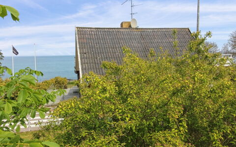 Alija - 50M from the Sea: Madera, Casa, Cabaña, Casa, Techo, Área Rural, Vía Muerta, Cuarto De Troncos, Edificios Del Jardín, Madera Dura