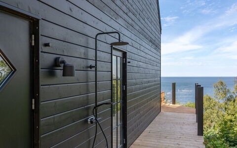 Thormoth - 200M from the Sea: Mueble, Diseño De Interiores, Silla, Piso, Mesa, Recurso, Suelo, Techo, Habitación, Eco Hotel