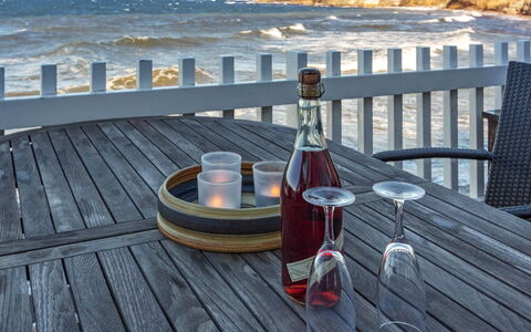 Halldora - 10M from the Sea: Mueble, Mar, Mesa, Costa, Nube, Barware, Costeras Y Los Accidentes Geográficos Oceánico, Oceano, Silla, Drinkware