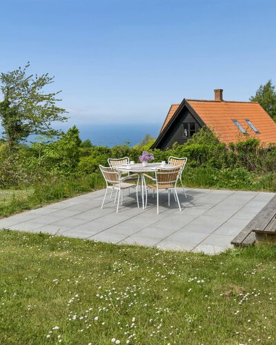 Dagmar - 300M from the Sea