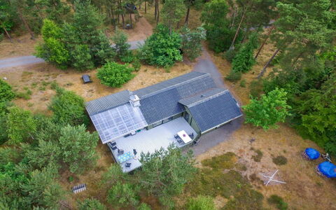 Elona - 950M from the Sea: Madera, Casa, Cabaña, Casa, Techo, Área Rural, Vía Muerta, Cuarto De Troncos, Edificios Del Jardín, Madera Dura