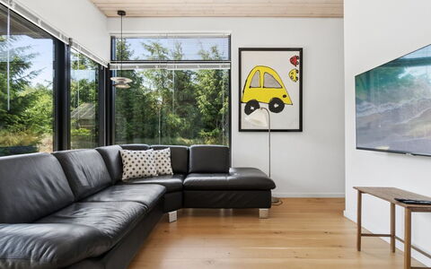 Gonne - 350M from the Sea: Mueble, Diseño De Interiores, Piso, Sofá, Suelo, Pared, Madera, Sala, Suelos De Madera, Techo