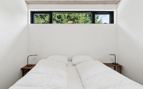 Gonne - 350M from the Sea: Madera, Habitación, Diseño De Interiores, Cama, Techo, Suelo, Lecho, Sábana, Habitación, Marco De La Cama