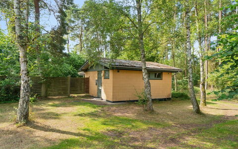 Unker - 800M from the Sea: Madera, Casa, Cabaña, Casa, Techo, Área Rural, Vía Muerta, Cuarto De Troncos, Edificios Del Jardín, Madera Dura