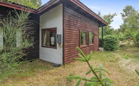 Farina - 150M from the Sea: Madera, Casa, Cabaña, Casa, Techo, Área Rural, Vía Muerta, Cuarto De Troncos, Edificios Del Jardín, Madera Dura