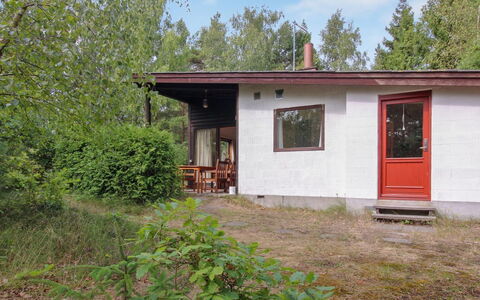 Farina - 150M from the Sea: Madera, Casa, Cabaña, Casa, Techo, Área Rural, Vía Muerta, Cuarto De Troncos, Edificios Del Jardín, Madera Dura