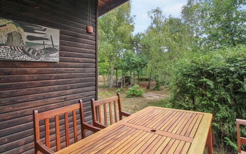 Farina - 150M from the Sea: Madera, Casa, Cabaña, Casa, Techo, Área Rural, Vía Muerta, Cuarto De Troncos, Edificios Del Jardín, Madera Dura