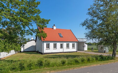 Nilia - 3.5Km from the Sea: Madera, Techo, Arquitectura, Casa, Casa, Cabaña, Vía Muerta, Madera Dura, Pendiente, Inmuebles