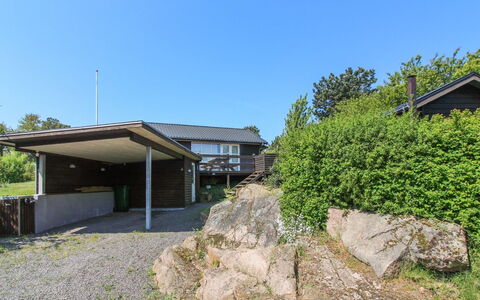 Hagen - 250M from the Sea: Madera, Casa, Cabaña, Casa, Techo, Área Rural, Vía Muerta, Cuarto De Troncos, Edificios Del Jardín, Madera Dura