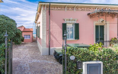 San Vincenzo 644: Planta, Nube, Cielo, Propiedad, Edificio, Ventana, Azur, Casa, Cabaña