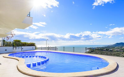 Peñiscola 632: Agua, Nube, Cielo, Los Recursos Hídricos, Tiempo De Día, Propiedad, Azul, Piscina, Cuerpo De Agua, Arquitectura