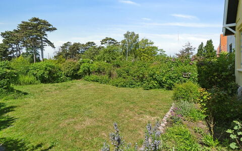 Detlef - 200M from the Sea: Madera, Casa, Cabaña, Casa, Techo, Área Rural, Vía Muerta, Cuarto De Troncos, Edificios Del Jardín, Madera Dura