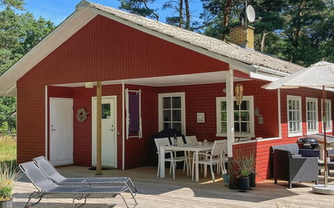 Meret - 800M from the Sea