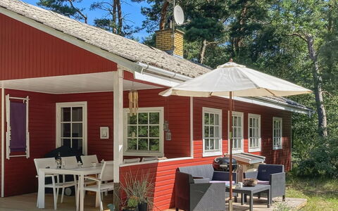 Meret - 800M from the Sea
