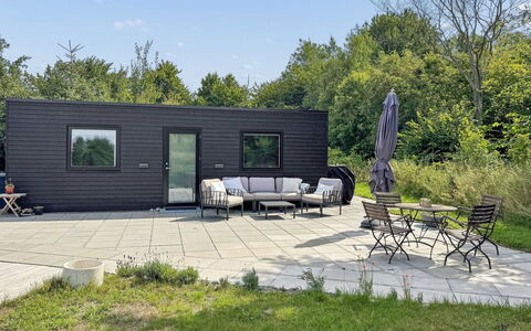 Oke - 350M from the Sea: Vía Muerta, Jardín, Cabaña, Mueble Para Exteriores, Sombra, Yarda, Edificios Del Jardín, Patio Interior, Paisajismo, Madera Dura