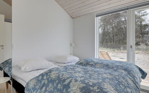 Oke - 350M from the Sea: Madera, Techo, Casa, Habitación, Invierno, Congelación, La Luz Del Día, Lecho, Cama, Madera Dura