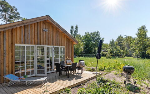 Sami - 200M from the Sea: Madera, Techo, Arquitectura, Casa, Casa, Cabaña, Vía Muerta, Madera Dura, Pendiente, Inmuebles
