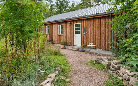 Sami - 200M from the Sea: Madera, Techo, Arquitectura, Casa, Casa, Cabaña, Vía Muerta, Madera Dura, Pendiente, Inmuebles