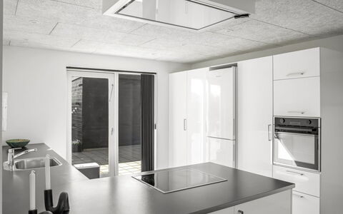 Ilfar - 700M from the Sea: Techo, Cocina, Lámpara, Diseño, Aparato De Cocina, Mostrador, Electrodoméstico