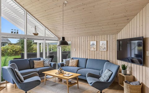 Federica - 500M from the Sea: Madera, Mueble, Diseño De Interiores, Casa, Sala, Piso, Suelo, Sofá