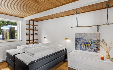 Matilda - 375M from the Sea: Diseño De Interiores, Madera, Techo, Piso, Mueble, Habitación, Suelo, Cama, Encendiendo, Habitación