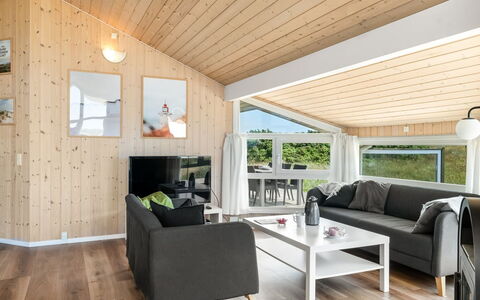 Katla - 400M from the Sea: Casa, Casa, Puerta, Techo, Cabaña, Inmuebles, Jardín, Sombra, Vía Muerta, Yarda
