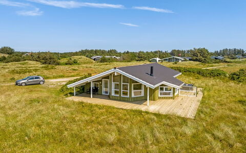 Katla - 400M from the Sea: Casa, Casa, Puerta, Techo, Cabaña, Inmuebles, Jardín, Sombra, Vía Muerta, Yarda
