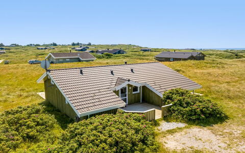 Katla - 400M from the Sea: Casa, Casa, Puerta, Techo, Cabaña, Inmuebles, Jardín, Sombra, Vía Muerta, Yarda
