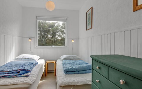 Hellin - 300M from the Sea: Pared, Habitación, Cama, Madera, Diseño De Interiores, Techo, Piso, Suelo, Lecho, Sábana