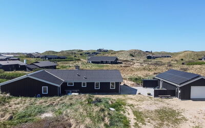 Mano - 200M from the Sea