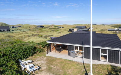 Mano - 200M from the Sea