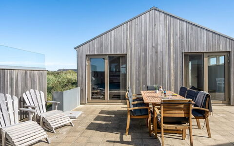 Friede - 100M from the Sea: Madera, Techo, Arquitectura, Casa, Casa, Cabaña, Vía Muerta, Madera Dura, Pendiente, Inmuebles