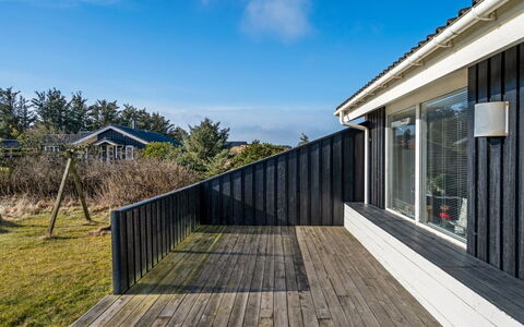 Ofrath - 350M from the Sea: Madera, Techo, Arquitectura, Casa, Casa, Cabaña, Vía Muerta, Madera Dura, Pendiente, Inmuebles