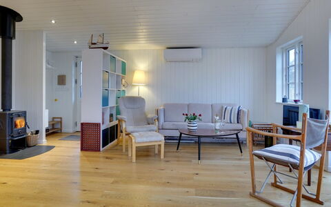 Sofine - 250M from the Sea: Mueble, Piso, Diseño De Interiores, Suelo, Suelos De Madera, Madera, Techo, Sala, Habitación, Encendiendo