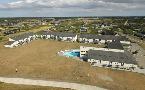 Birgitta - 150M from the Sea: Barrio Residencial, Recurso, Asentamientos Humanos, Diseño Urbano, Piscina, Inmuebles, Fotografía Aérea, Hotel, Ciudad De Vacaciones, Vista Panorámica