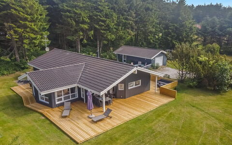 Aniki - 1.4Km from the Sea: Arquitectura, Techo, Casa, Material Compuesto, La Luz Del Día, Vía Muerta, Entrada De Coches