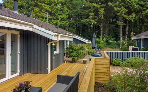 Aniki - 1.4Km from the Sea: Arquitectura, Techo, Casa, Material Compuesto, La Luz Del Día, Vía Muerta, Entrada De Coches