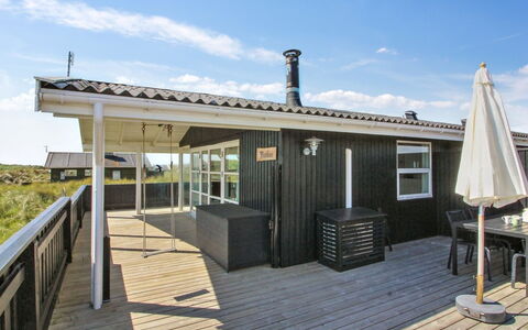 Gojko - 140M from the Sea: Madera, Casa, Cabaña, Casa, Techo, Área Rural, Vía Muerta, Cuarto De Troncos, Edificios Del Jardín, Madera Dura