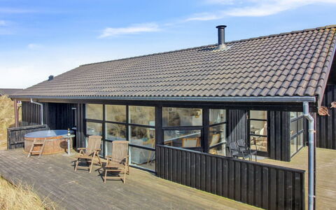 Åmunde - 150M from the Sea: Madera, Techo, Puerta, Cabaña, Casa, Vía Muerta, Porche, Madera Dura, Cubierta, Sombra