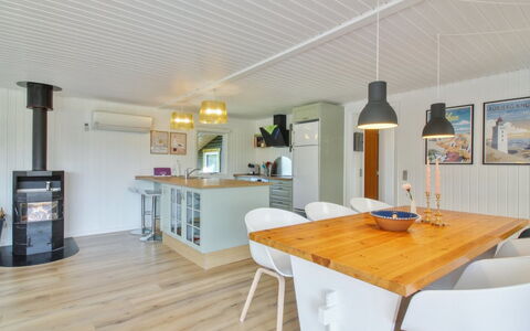 Herma - 300M from the Sea: Diseño De Interiores, Piso, Madera, Techo, Mueble, Suelo, Lámpara, Suelos De Madera, Cocina, Encendiendo