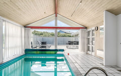 Anne - 100M from the Sea: Piscina, Material Compuesto, Recurso, Techo, Eco Hotel, Sombra, Hotel, Diseño, Silla, Villa