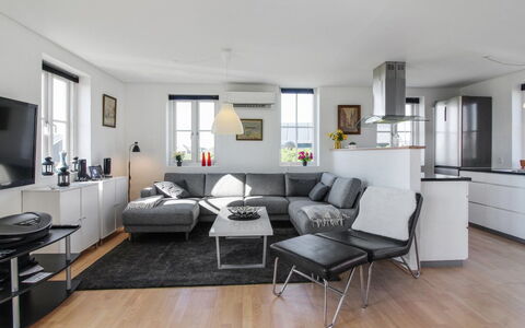 Adrian - 200M from the Sea: Mueble, Diseño De Interiores, Piso, Sofá, Suelo, Techo, Sala, Mesa, Silla, Habitación