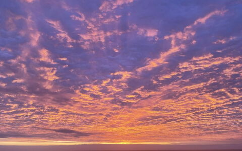 Alyssa - 300M from the Sea: Cielo, Nube, Azul, Resplandor Crepuscular, Horizonte, Naranja, Puesta De Sol, Oscuridad, Belleza, Mañana En Red Sky